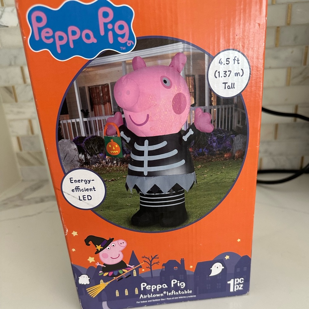 Peppa Pig Halloween Inflatable